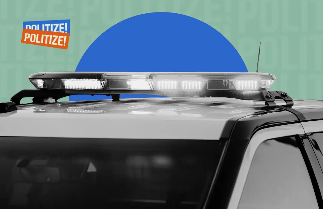 Imagem do teto de um carro de polícia