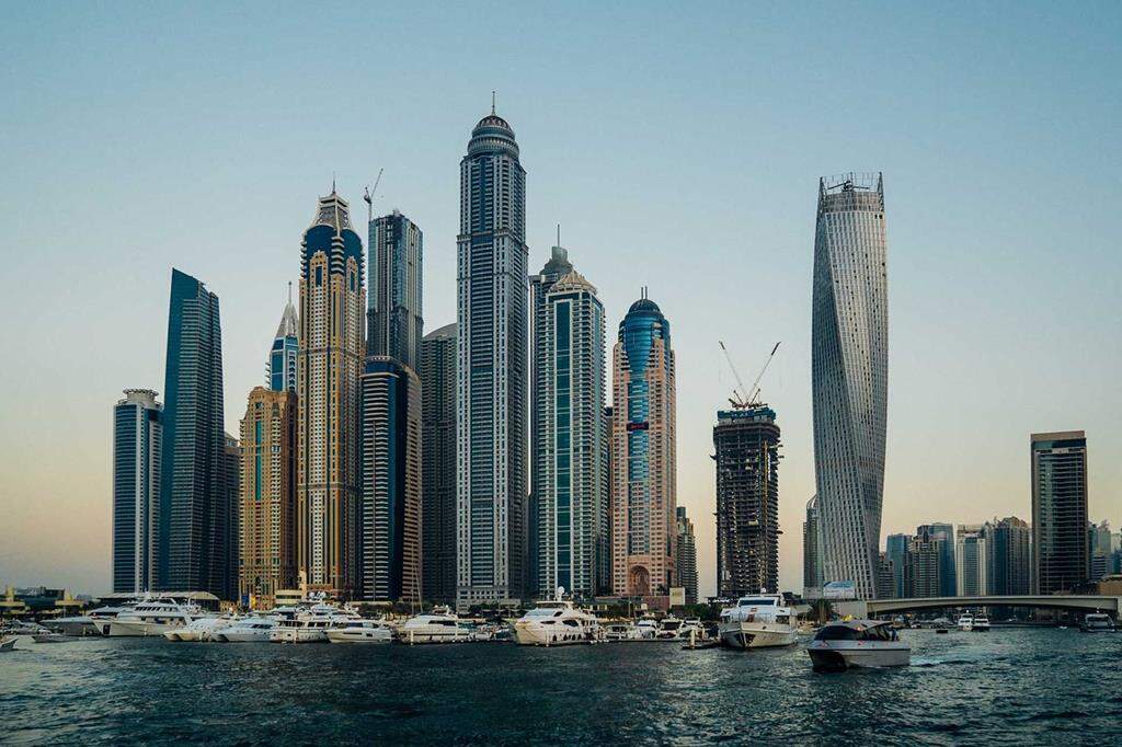 Emirados Árabes Unidos: conheça a monarquia dos sete príncipes - Politize!