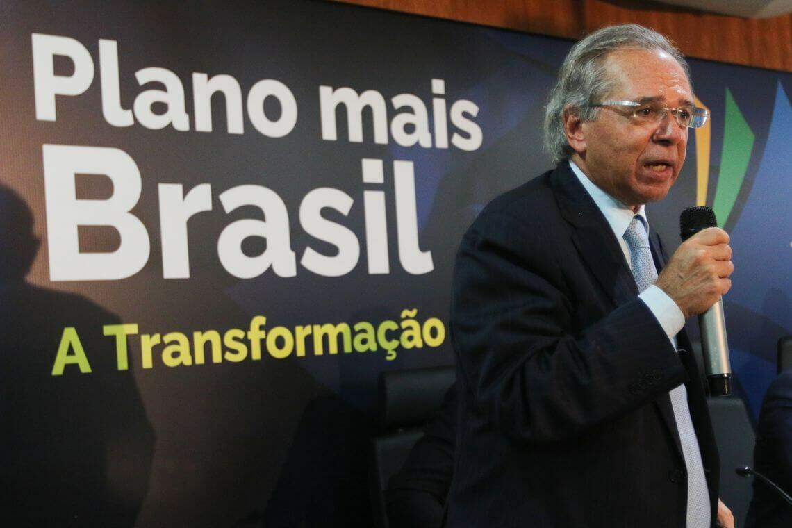 O ministro da Fazenda, Paulo Guedes, apresenta à imprensa as propostas do Pacto Federativo (Fabio Rodrigues Pozzebom/Agência Brasil)