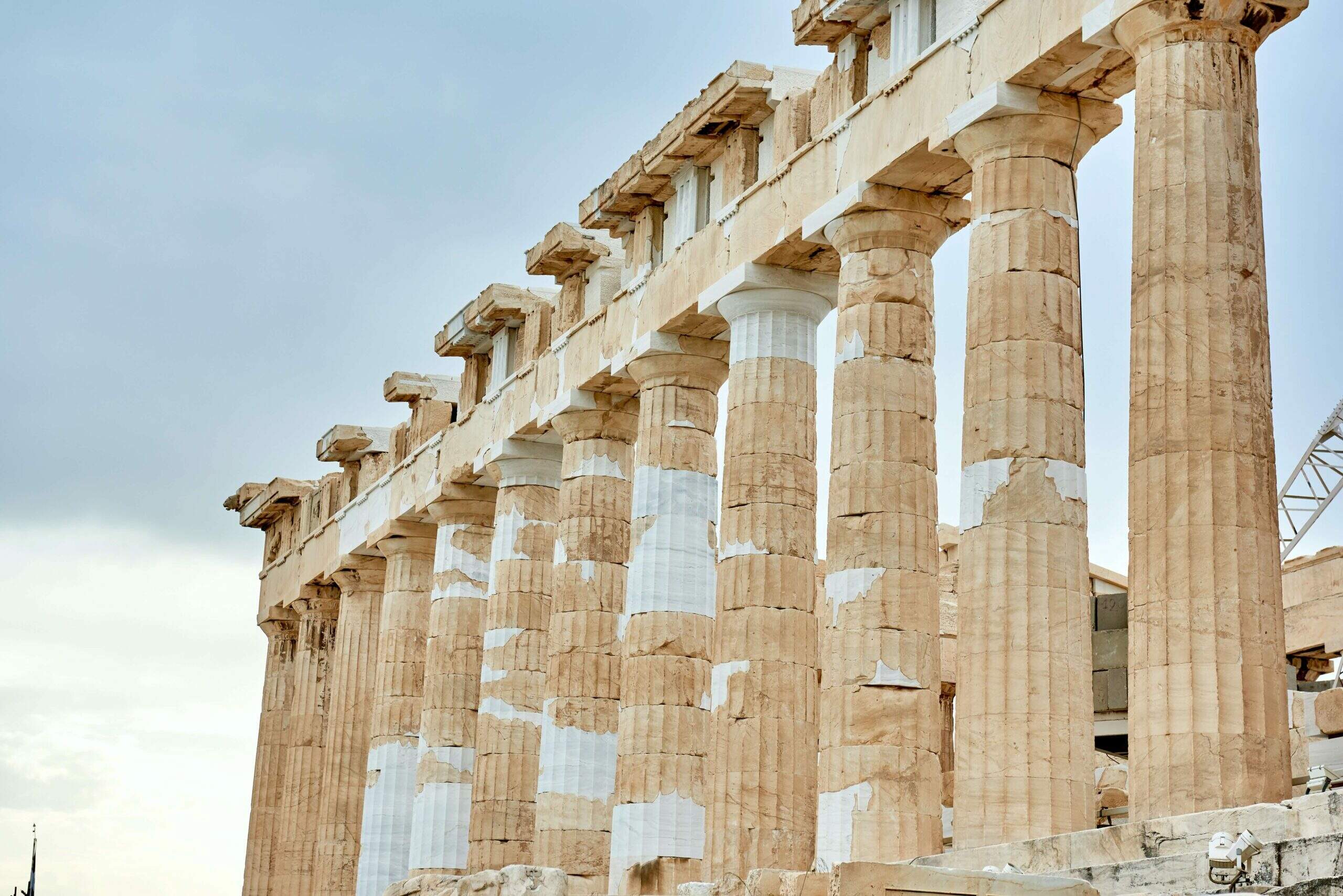 Na imagem, pantheon na Grécia. Conteúdo sobre o Poder do Estado