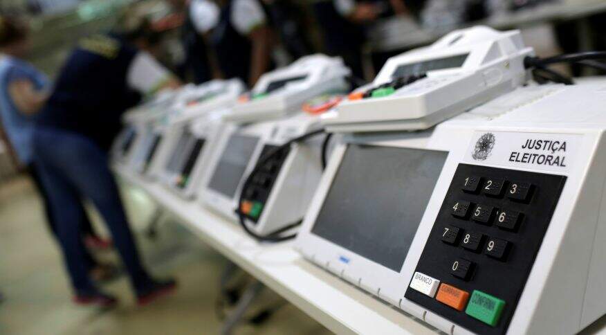 Sistema das urnas eletrônicas são colocados em teste a cada eleição para verificar se as urnas eletrônicas são seguras. Imagem: REUTERS/Bruno Kelly. 2018.