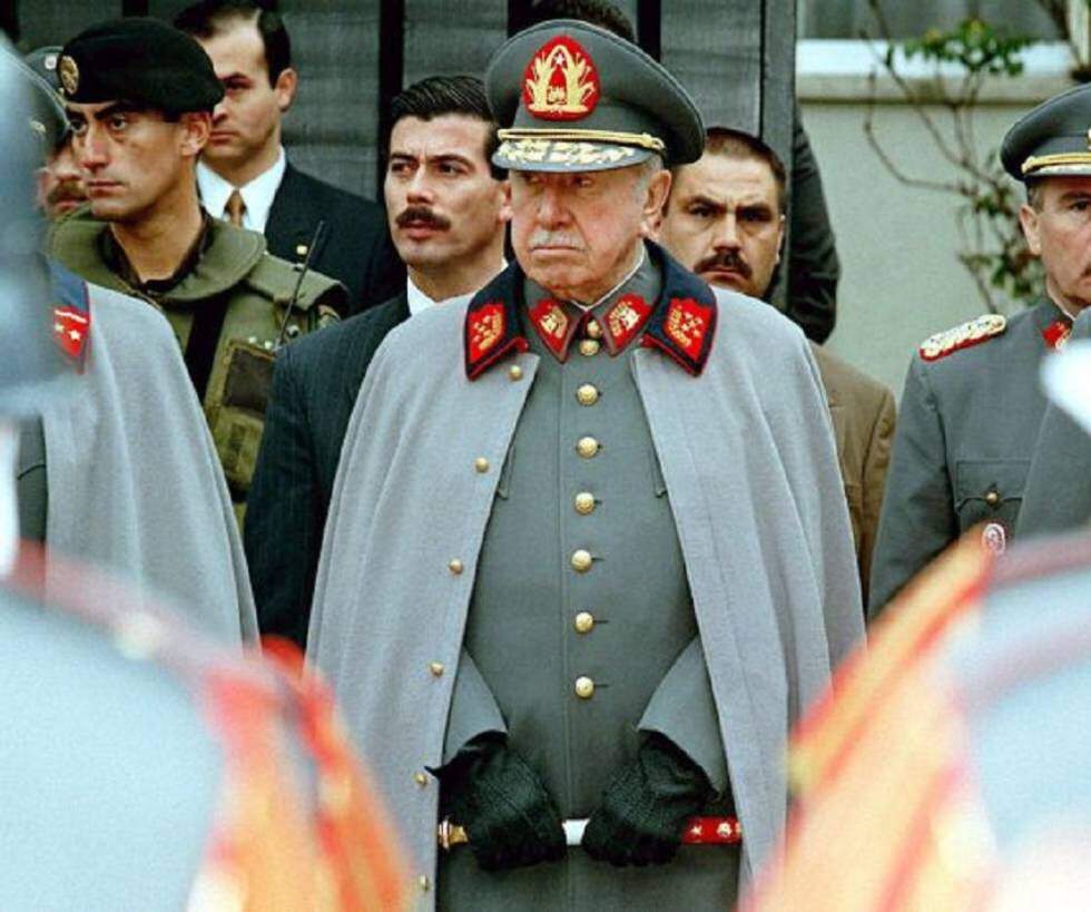 O ditador chileno Augusto Pinochet em 1997, um ano antes de sua prisão em Londres. EPA