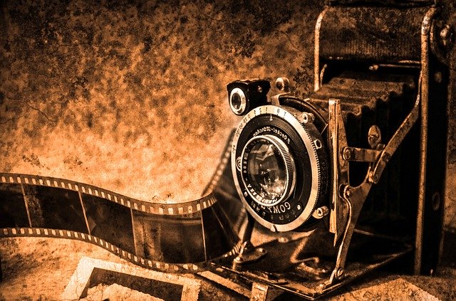 Câmera fotográfica. Imagem ilustrativa (PublicDomainPictures/Pixabay)
