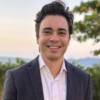 {"type":"elementor","siteurl":"https://www.politize.com.br/wp-json/","elements":[{"id":"c70777f","elType":"widget","isInner":false,"isLocked":false,"settings":{"content_width":"full","image":{"url":"","id":"","size":"","alt":"","source":"library"},"title_text":"Felipe Oss-Emer","description_text":"Suplente do Conselho Fiscal","image_space":{"unit":"px","size":2,"sizes":[]},"title_bottom_space":{"unit":"px","size":0,"sizes":[]},"image_size":{"unit":"%","size":90,"sizes":[]},"image_border_radius":{"unit":"px","size":10,"sizes":[]},"title_color":"#045148","title_typography_typography":"custom","title_typography_font_family":"Aeonik","title_typography_font_size":{"unit":"px","size":21,"sizes":[]},"title_typography_font_size_tablet":{"unit":"px","size":70,"sizes":[]},"title_typography_font_size_mobile":{"unit":"px","size":60,"sizes":[]},"title_typography_font_weight":"bold","title_typography_line_height":{"unit":"px","size":35,"sizes":[]},"title_typography_line_height_tablet":{"unit":"px","size":80,"sizes":[]},"title_typography_line_height_mobile":{"unit":"px","size":70,"sizes":[]},"title_typography_letter_spacing":{"unit":"px","size":0,"sizes":[]},"description_typography_typography":"custom","description_typography_font_family":"Aeonik","description_typography_font_size":{"unit":"px","size":14,"sizes":[]},"description_typography_font_weight":"normal","description_typography_font_style":"italic","description_typography_line_height":{"unit":"px","size":14,"sizes":[]},"display_condition_list":[{"display_condition_login_status":"subscriber","_id":"ba5a83f","display_condition_key":"role","display_condition_operator":"is","display_condition_operator_advanced_date":"less","display_condition_date":"22-01-2025","display_condition_day":"monday","display_condition_role":"subscriber","display_condition_browser":"chrome","display_condition_operating_system":"mac_os","display_condition_date_range":"22-01-2025 to 24-01-2025","display_condition_page":"","display_condition_post":"","display_condition_static_page":"home","display_condition_time_span_start":"10:00","display_condition_time_span_end":"11:00","display_condition_visitor_type":"new","display_condition_request_parameter_key":"","display_condition_request_parameter_value":"","display_condition_advanced_date":"22-01-2025","display_condition_geolocation":"","display_condition_acf_text_key":"","display_condition_acf_text_value":""}],"__globals__":{"description_color":"globals/colors?id=0b7c106"},"thumbnail_size":"full","thumbnail_custom_dimension":{"width":"","height":""},"link":{"url":"","is_external":"","nofollow":"","custom_attributes":""},"title_size":"h3","position":"top","position_tablet":"","position_mobile":"","content_vertical_alignment":"top","content_vertical_alignment_tablet":"","content_vertical_alignment_mobile":"","text_align":"","text_align_tablet":"","text_align_mobile":"","image_space_tablet":{"unit":"px","size":"","sizes":[]},"image_space_mobile":{"unit":"px","size":"","sizes":[]},"title_bottom_space_tablet":{"unit":"px","size":"","sizes":[]},"title_bottom_space_mobile":{"unit":"px","size":"","sizes":[]},"image_size_tablet":{"unit":"%","size":"","sizes":[]},"image_size_mobile":{"unit":"%","size":"","sizes":[]},"image_border_border":"","image_border_width":{"unit":"px","top":"","right":"","bottom":"","left":"","isLinked":true},"image_border_width_tablet":{"unit":"px","top":"","right":"","bottom":"","left":"","isLinked":true},"image_border_width_mobile":{"unit":"px","top":"","right":"","bottom":"","left":"","isLinked":true},"image_border_color":"","image_border_radius_tablet":{"unit":"px","size":"","sizes":[]},"image_border_radius_mobile":{"unit":"px","size":"","sizes":[]},"css_filters_css_filter":"","css_filters_blur":{"unit":"px","size":0,"sizes":[]},"css_filters_brightness":{"unit":"px","size":100,"sizes":[]},"css_filters_contrast":{"unit":"px","size":100,"sizes":[]},"css_filters_saturate":{"unit":"px","size":100,"sizes":[]},"css_filters_hue":{"unit":"px","size":0,"sizes":[]},"image_opacity":{"unit":"px","size":"","sizes":[]},"css_filters_hover_css_filter":"","css_filters_hover_blur":{"unit":"px","size":0,"sizes":[]},"css_filters_hover_brightness":{"unit":"px","size":100,"sizes":[]},"css_filters_hover_contrast":{"unit":"px","size":100,"sizes":[]},"css_filters_hover_saturate":{"unit":"px","size":100,"sizes":[]},"css_filters_hover_hue":{"unit":"px","size":0,"sizes":[]},"image_opacity_hover":{"unit":"px","size":"","sizes":[]},"background_hover_transition":{"unit":"px","size":0.3,"sizes":[]},"hover_animation":"","title_typography_text_transform":"","title_typography_font_style":"","title_typography_text_decoration":"","title_typography_letter_spacing_tablet":{"unit":"px","size":"","sizes":[]},"title_typography_letter_spacing_mobile":{"unit":"px","size":"","sizes":[]},"title_typography_word_spacing":{"unit":"px","size":"","sizes":[]},"title_typography_word_spacing_tablet":{"unit":"em","size":"","sizes":[]},"title_typography_word_spacing_mobile":{"unit":"em","size":"","sizes":[]},"title_stroke_text_stroke_type":"","title_stroke_text_stroke":{"unit":"px","size":"","sizes":[]},"title_stroke_text_stroke_tablet":{"unit":"px","size":"","sizes":[]},"title_stroke_text_stroke_mobile":{"unit":"px","size":"","sizes":[]},"title_stroke_stroke_color":"#000","title_shadow_text_shadow_type":"","title_shadow_text_shadow":{"horizontal":0,"vertical":0,"blur":10,"color":"rgba(0,0,0,0.3)"},"description_color":"","description_typography_font_size_tablet":{"unit":"px","size":"","sizes":[]},"description_typography_font_size_mobile":{"unit":"px","size":"","sizes":[]},"description_typography_text_transform":"","description_typography_text_decoration":"","description_typography_line_height_tablet":{"unit":"em","size":"","sizes":[]},"description_typography_line_height_mobile":{"unit":"em","size":"","sizes":[]},"description_typography_letter_spacing":{"unit":"px","size":"","sizes":[]},"description_typography_letter_spacing_tablet":{"unit":"px","size":"","sizes":[]},"description_typography_letter_spacing_mobile":{"unit":"px","size":"","sizes":[]},"description_typography_word_spacing":{"unit":"px","size":"","sizes":[]},"description_typography_word_spacing_tablet":{"unit":"em","size":"","sizes":[]},"description_typography_word_spacing_mobile":{"unit":"em","size":"","sizes":[]},"description_shadow_text_shadow_type":"","description_shadow_text_shadow":{"horizontal":0,"vertical":0,"blur":10,"color":"rgba(0,0,0,0.3)"},"_title":"","_margin":{"unit":"px","top":"","right":"","bottom":"","left":"","isLinked":true},"_margin_tablet":{"unit":"px","top":"","right":"","bottom":"","left":"","isLinked":true},"_margin_mobile":{"unit":"px","top":"","right":"","bottom":"","left":"","isLinked":true},"_padding":{"unit":"px","top":"","right":"","bottom":"","left":"","isLinked":true},"_padding_tablet":{"unit":"px","top":"","right":"","bottom":"","left":"","isLinked":true},"_padding_mobile":{"unit":"px","top":"","right":"","bottom":"","left":"","isLinked":true},"_element_width":"","_element_width_tablet":"","_element_width_mobile":"","_element_custom_width":{"unit":"%","size":"","sizes":[]},"_element_custom_width_tablet":{"unit":"px","size":"","sizes":[]},"_element_custom_width_mobile":{"unit":"px","size":"","sizes":[]},"_flex_align_self":"","_flex_align_self_tablet":"","_flex_align_self_mobile":"","_flex_order":"","_flex_order_tablet":"","_flex_order_mobile":"","_flex_order_custom":"","_flex_order_custom_tablet":"","_flex_order_custom_mobile":"","_flex_size":"","_flex_size_tablet":"","_flex_size_mobile":"","_flex_grow":1,"_flex_grow_tablet":"","_flex_grow_mobile":"","_flex_shrink":1,"_flex_shrink_tablet":"","_flex_shrink_mobile":"","_element_vertical_align":"","_element_vertical_align_tablet":"","_element_vertical_align_mobile":"","_position":"","_offset_orientation_h":"start","_offset_x":{"unit":"px","size":0,"sizes":[]},"_offset_x_tablet":{"unit":"px","size":"","sizes":[]},"_offset_x_mobile":{"unit":"px","size":"","sizes":[]},"_offset_x_end":{"unit":"px","size":0,"sizes":[]},"_offset_x_end_tablet":{"unit":"px","size":"","sizes":[]},"_offset_x_end_mobile":{"unit":"px","size":"","sizes":[]},"_offset_orientation_v":"start","_offset_y":{"unit":"px","size":0,"sizes":[]},"_offset_y_tablet":{"unit":"px","size":"","sizes":[]},"_offset_y_mobile":{"unit":"px","size":"","sizes":[]},"_offset_y_end":{"unit":"px","size":0,"sizes":[]},"_offset_y_end_tablet":{"unit":"px","size":"","sizes":[]},"_offset_y_end_mobile":{"unit":"px","size":"","sizes":[]},"_z_index":"","_z_index_tablet":"","_z_index_mobile":"","_element_id":"","_css_classes":"","e_display_conditions":"","display_condition_enable":"","display_condition_to":"show","display_condition_relation":"and","display_condition_time_zone":"local","jet_family_widget_is_order_orientaion":"false","jet_family_widget_order_orientaion":"","jet_family_widget_order_orientaion_tablet":"","jet_family_widget_order_orientaion_mobile":"","jet_family_widget_is_flex_basis":"false","jet_family_widget_flex_basis":{"unit":"px","size":0,"sizes":[]},"jet_family_widget_flex_basis_tablet":{"unit":"px","size":"","sizes":[]},"jet_family_widget_flex_basis_mobile":{"unit":"px","size":"","sizes":[]},"jet_tricks_widget_parallax":"false","jet_tricks_widget_parallax_speed":{"unit":"%","size":50,"sizes":[]},"jet_tricks_widget_parallax_invert":"false","jet_tricks_widget_parallax_on":["desktop","tablet"],"jet_tricks_widget_satellite":"false","jet_tricks_widget_satellite_type":"text","jet_tricks_widget_satellite_text":"","selected_jet_tricks_widget_satellite_icon":{"value":"fas fa-plus","library":"fa-solid"},"jet_tricks_widget_satellite_image":{"url":"https://www.politize.com.br/wp-content/plugins/elementor/assets/images/placeholder.png","id":"","size":""},"jet_tricks_widget_satellite_position":"top-center","jet_tricks_widget_satellite_x_offset":{"unit":"px","size":0,"sizes":[]},"jet_tricks_widget_satellite_x_offset_tablet":{"unit":"px","size":"","sizes":[]},"jet_tricks_widget_satellite_x_offset_mobile":{"unit":"px","size":"","sizes":[]},"jet_tricks_widget_satellite_y_offset":{"unit":"px","size":0,"sizes":[]},"jet_tricks_widget_satellite_y_offset_tablet":{"unit":"px","size":"","sizes":[]},"jet_tricks_widget_satellite_y_offset_mobile":{"unit":"px","size":"","sizes":[]},"jet_tricks_widget_satellite_rotate":{"unit":"deg","size":0,"sizes":[]},"jet_tricks_widget_satellite_rotate_tablet":{"unit":"px","size":"","sizes":[]},"jet_tricks_widget_satellite_rotate_mobile":{"unit":"px","size":"","sizes":[]},"jet_tricks_widget_satellite_z":2,"jet_tricks_widget_satellite_z_tablet":"","jet_tricks_widget_satellite_z_mobile":"","jet_tricks_widget_satellite_text_color":"","jet_tricks_widget_satellite_text_typography_typography":"","jet_tricks_widget_satellite_text_typography_font_family":"","jet_tricks_widget_satellite_text_typography_font_size":{"unit":"px","size":"","sizes":[]},"jet_tricks_widget_satellite_text_typography_font_size_tablet":{"unit":"px","size":"","sizes":[]},"jet_tricks_widget_satellite_text_typography_font_size_mobile":{"unit":"px","size":"","sizes":[]},"jet_tricks_widget_satellite_text_typography_font_weight":"","jet_tricks_widget_satellite_text_typography_text_transform":"","jet_tricks_widget_satellite_text_typography_font_style":"","jet_tricks_widget_satellite_text_typography_text_decoration":"","jet_tricks_widget_satellite_text_typography_line_height":{"unit":"px","size":"","sizes":[]},"jet_tricks_widget_satellite_text_typography_line_height_tablet":{"unit":"em","size":"","sizes":[]},"jet_tricks_widget_satellite_text_typography_line_height_mobile":{"unit":"em","size":"","sizes":[]},"jet_tricks_widget_satellite_text_typography_letter_spacing":{"unit":"px","size":"","sizes":[]},"jet_tricks_widget_satellite_text_typography_letter_spacing_tablet":{"unit":"px","size":"","sizes":[]},"jet_tricks_widget_satellite_text_typography_letter_spacing_mobile":{"unit":"px","size":"","sizes":[]},"jet_tricks_widget_satellite_text_typography_word_spacing":{"unit":"px","size":"","sizes":[]},"jet_tricks_widget_satellite_text_typography_word_spacing_tablet":{"unit":"em","size":"","sizes":[]},"jet_tricks_widget_satellite_text_typography_word_spacing_mobile":{"unit":"em","size":"","sizes":[]},"jet_tricks_widget_satellite_text_shadow_text_shadow_type":"","jet_tricks_widget_satellite_text_shadow_text_shadow":{"horizontal":0,"vertical":0,"blur":10,"color":"rgba(0,0,0,0.3)"},"jet_tricks_widget_satellite_image_width":200,"jet_tricks_widget_satellite_image_width_tablet":"","jet_tricks_widget_satellite_image_width_mobile":"","jet_tricks_widget_satellite_image_height":200,"jet_tricks_widget_satellite_image_height_tablet":"","jet_tricks_widget_satellite_image_height_mobile":"","jet_tricks_widget_satellite_icon_box_popover_toggle":"","jet_tricks_widget_satellite_icon_box_background":"","jet_tricks_widget_satellite_icon_box_color":"","jet_tricks_widget_satellite_icon_box_color_stop":{"unit":"%","size":0,"sizes":[]},"jet_tricks_widget_satellite_icon_box_color_b":"#f2295b","jet_tricks_widget_satellite_icon_box_color_b_stop":{"unit":"%","size":100,"sizes":[]},"jet_tricks_widget_satellite_icon_box_gradient_type":"linear","jet_tricks_widget_satellite_icon_box_gradient_angle":{"unit":"deg","size":180,"sizes":[]},"jet_tricks_widget_satellite_icon_box_gradient_position":"center center","jet_tricks_widget_satellite_icon_box_box_font_color":"","jet_tricks_widget_satellite_icon_box_box_font_size":{"unit":"px","size":"","sizes":[]},"jet_tricks_widget_satellite_icon_box_box_font_size_tablet":{"unit":"px","size":"","sizes":[]},"jet_tricks_widget_satellite_icon_box_box_font_size_mobile":{"unit":"px","size":"","sizes":[]},"jet_tricks_widget_satellite_icon_box_box_size":{"unit":"px","size":"","sizes":[]},"jet_tricks_widget_satellite_icon_box_box_size_tablet":{"unit":"px","size":"","sizes":[]},"jet_tricks_widget_satellite_icon_box_box_size_mobile":{"unit":"px","size":"","sizes":[]},"jet_tricks_widget_satellite_icon_box_box_border":"","jet_tricks_widget_satellite_icon_box_box_border_width":{"unit":"px","top":"","right":"","bottom":"","left":"","isLinked":true},"jet_tricks_widget_satellite_icon_box_box_border_color":"","jet_tricks_widget_satellite_icon_box_box_border_radius":{"unit":"px","top":"","right":"","bottom":"","left":"","isLinked":true},"jet_tricks_widget_satellite_icon_box_allow_box_shadow":"","jet_tricks_widget_satellite_icon_box_box_shadow":{"horizontal":0,"vertical":0,"blur":10,"spread":0,"color":"rgba(0,0,0,0.5)"},"jet_tricks_widget_satellite_icon_box_box_shadow_position":" ","jet_tricks_widget_satellite_css_filters_css_filter":"","jet_tricks_widget_satellite_css_filters_blur":{"unit":"px","size":0,"sizes":[]},"jet_tricks_widget_satellite_css_filters_brightness":{"unit":"px","size":100,"sizes":[]},"jet_tricks_widget_satellite_css_filters_contrast":{"unit":"px","size":100,"sizes":[]},"jet_tricks_widget_satellite_css_filters_saturate":{"unit":"px","size":100,"sizes":[]},"jet_tricks_widget_satellite_css_filters_hue":{"unit":"px","size":0,"sizes":[]},"jet_tricks_widget_tooltip":"false","jet_tricks_widget_tooltip_description":"This is Tooltip!","jet_tricks_widget_tooltip_placement":"top","jet_tricks_widget_tooltip_arrow":"true","jet_tricks_widget_tooltip_animation":"fade","jet_tricks_widget_tooltip_trigger":"mouseenter","jet_tricks_widget_tooltip_delay":{"unit":"px","size":0,"sizes":[]},"jet_tricks_widget_tooltip_x_offset":0,"jet_tricks_widget_tooltip_y_offset":0,"jet_tricks_widget_tooltip_z_index":999,"jet_tricks_widget_tooltip_custom_selector":"","jet_tricks_widget_tooltip_width":{"unit":"px","size":"","sizes":[]},"jet_tricks_widget_tooltip_width_tablet":{"unit":"px","size":"","sizes":[]},"jet_tricks_widget_tooltip_width_mobile":{"unit":"px","size":"","sizes":[]},"jet_tricks_widget_tooltip_typography_typography":"","jet_tricks_widget_tooltip_typography_font_family":"","jet_tricks_widget_tooltip_typography_font_size":{"unit":"px","size":"","sizes":[]},"jet_tricks_widget_tooltip_typography_font_size_tablet":{"unit":"px","size":"","sizes":[]},"jet_tricks_widget_tooltip_typography_font_size_mobile":{"unit":"px","size":"","sizes":[]},"jet_tricks_widget_tooltip_typography_font_weight":"","jet_tricks_widget_tooltip_typography_text_transform":"","jet_tricks_widget_tooltip_typography_font_style":"","jet_tricks_widget_tooltip_typography_text_decoration":"","jet_tricks_widget_tooltip_typography_line_height":{"unit":"px","size":"","sizes":[]},"jet_tricks_widget_tooltip_typography_line_height_tablet":{"unit":"em","size":"","sizes":[]},"jet_tricks_widget_tooltip_typography_line_height_mobile":{"unit":"em","size":"","sizes":[]},"jet_tricks_widget_tooltip_typography_letter_spacing":{"unit":"px","size":"","sizes":[]},"jet_tricks_widget_tooltip_typography_letter_spacing_tablet":{"unit":"px","size":"","sizes":[]},"jet_tricks_widget_tooltip_typography_letter_spacing_mobile":{"unit":"px","size":"","sizes":[]},"jet_tricks_widget_tooltip_typography_word_spacing":{"unit":"px","size":"","sizes":[]},"jet_tricks_widget_tooltip_typography_word_spacing_tablet":{"unit":"em","size":"","sizes":[]},"jet_tricks_widget_tooltip_typography_word_spacing_mobile":{"unit":"em","size":"","sizes":[]},"jet_tricks_widget_tooltip_color":"","jet_tricks_widget_tooltip_text_align":"center","jet_tricks_widget_tooltip_background_background":"","jet_tricks_widget_tooltip_background_color":"","jet_tricks_widget_tooltip_background_color_stop":{"unit":"%","size":0,"sizes":[]},"jet_tricks_widget_tooltip_background_color_stop_tablet":{"unit":"%"},"jet_tricks_widget_tooltip_background_color_stop_mobile":{"unit":"%"},"jet_tricks_widget_tooltip_background_color_b":"#f2295b","jet_tricks_widget_tooltip_background_color_b_stop":{"unit":"%","size":100,"sizes":[]},"jet_tricks_widget_tooltip_background_color_b_stop_tablet":{"unit":"%"},"jet_tricks_widget_tooltip_background_color_b_stop_mobile":{"unit":"%"},"jet_tricks_widget_tooltip_background_gradient_type":"linear","jet_tricks_widget_tooltip_background_gradient_angle":{"unit":"deg","size":180,"sizes":[]},"jet_tricks_widget_tooltip_background_gradient_angle_tablet":{"unit":"deg"},"jet_tricks_widget_tooltip_background_gradient_angle_mobile":{"unit":"deg"},"jet_tricks_widget_tooltip_background_gradient_position":"center center","jet_tricks_widget_tooltip_background_gradient_position_tablet":"","jet_tricks_widget_tooltip_background_gradient_position_mobile":"","jet_tricks_widget_tooltip_background_image":{"url":"","id":"","size":""},"jet_tricks_widget_tooltip_background_image_tablet":{"url":"","id":"","size":""},"jet_tricks_widget_tooltip_background_image_mobile":{"url":"","id":"","size":""},"jet_tricks_widget_tooltip_background_position":"","jet_tricks_widget_tooltip_background_position_tablet":"","jet_tricks_widget_tooltip_background_position_mobile":"","jet_tricks_widget_tooltip_background_xpos":{"unit":"px","size":0,"sizes":[]},"jet_tricks_widget_tooltip_background_xpos_tablet":{"unit":"px","size":0,"sizes":[]},"jet_tricks_widget_tooltip_background_xpos_mobile":{"unit":"px","size":0,"sizes":[]},"jet_tricks_widget_tooltip_background_ypos":{"unit":"px","size":0,"sizes":[]},"jet_tricks_widget_tooltip_background_ypos_tablet":{"unit":"px","size":0,"sizes":[]},"jet_tricks_widget_tooltip_background_ypos_mobile":{"unit":"px","size":0,"sizes":[]},"jet_tricks_widget_tooltip_background_attachment":"","jet_tricks_widget_tooltip_background_repeat":"","jet_tricks_widget_tooltip_background_repeat_tablet":"","jet_tricks_widget_tooltip_background_repeat_mobile":"","jet_tricks_widget_tooltip_background_size":"","jet_tricks_widget_tooltip_background_size_tablet":"","jet_tricks_widget_tooltip_background_size_mobile":"","jet_tricks_widget_tooltip_background_bg_width":{"unit":"%","size":100,"sizes":[]},"jet_tricks_widget_tooltip_background_bg_width_tablet":{"unit":"px","size":"","sizes":[]},"jet_tricks_widget_tooltip_background_bg_width_mobile":{"unit":"px","size":"","sizes":[]},"jet_tricks_widget_tooltip_background_video_link":"","jet_tricks_widget_tooltip_background_video_start":"","jet_tricks_widget_tooltip_background_video_end":"","jet_tricks_widget_tooltip_background_play_once":"","jet_tricks_widget_tooltip_background_play_on_mobile":"","jet_tricks_widget_tooltip_background_privacy_mode":"","jet_tricks_widget_tooltip_background_video_fallback":{"url":"","id":"","size":""},"jet_tricks_widget_tooltip_background_slideshow_gallery":[],"jet_tricks_widget_tooltip_background_slideshow_loop":"yes","jet_tricks_widget_tooltip_background_slideshow_slide_duration":5000,"jet_tricks_widget_tooltip_background_slideshow_slide_transition":"fade","jet_tricks_widget_tooltip_background_slideshow_transition_duration":500,"jet_tricks_widget_tooltip_background_slideshow_background_size":"","jet_tricks_widget_tooltip_background_slideshow_background_size_tablet":"","jet_tricks_widget_tooltip_background_slideshow_background_size_mobile":"","jet_tricks_widget_tooltip_background_slideshow_background_position":"","jet_tricks_widget_tooltip_background_slideshow_background_position_tablet":"","jet_tricks_widget_tooltip_background_slideshow_background_position_mobile":"","jet_tricks_widget_tooltip_background_slideshow_lazyload":"","jet_tricks_widget_tooltip_background_slideshow_ken_burns":"","jet_tricks_widget_tooltip_background_slideshow_ken_burns_zoom_direction":"in","jet_tricks_widget_tooltip_arrow_color":"","jet_tricks_widget_tooltip_padding":{"unit":"px","top":"","right":"","bottom":"","left":"","isLinked":true},"jet_tricks_widget_tooltip_padding_tablet":{"unit":"px","top":"","right":"","bottom":"","left":"","isLinked":true},"jet_tricks_widget_tooltip_padding_mobile":{"unit":"px","top":"","right":"","bottom":"","left":"","isLinked":true},"jet_tricks_widget_tooltip_border_border":"","jet_tricks_widget_tooltip_border_width":{"unit":"px","top":"","right":"","bottom":"","left":"","isLinked":true},"jet_tricks_widget_tooltip_border_width_tablet":{"unit":"px","top":"","right":"","bottom":"","left":"","isLinked":true},"jet_tricks_widget_tooltip_border_width_mobile":{"unit":"px","top":"","right":"","bottom":"","left":"","isLinked":true},"jet_tricks_widget_tooltip_border_color":"","jet_tricks_widget_tooltip_border_radius":{"unit":"px","top":"","right":"","bottom":"","left":"","isLinked":true},"jet_tricks_widget_tooltip_border_radius_tablet":{"unit":"px","top":"","right":"","bottom":"","left":"","isLinked":true},"jet_tricks_widget_tooltip_border_radius_mobile":{"unit":"px","top":"","right":"","bottom":"","left":"","isLinked":true},"jet_tricks_widget_tooltip_box_shadow_box_shadow_type":"","jet_tricks_widget_tooltip_box_shadow_box_shadow":{"horizontal":0,"vertical":0,"blur":10,"spread":0,"color":"rgba(0,0,0,0.5)"},"jet_tricks_widget_tooltip_box_shadow_box_shadow_position":" ","jet_attached_popup":"","jet_trigger_type":"click-self","jet_trigger_custom_selector":"","jet_engine_dynamic_popup":"","motion_fx_motion_fx_scrolling":"","motion_fx_translateY_effect":"","motion_fx_translateY_direction":"","motion_fx_translateY_speed":{"unit":"px","size":4,"sizes":[]},"motion_fx_translateY_affectedRange":{"unit":"%","size":"","sizes":{"start":0,"end":100}},"motion_fx_translateX_effect":"","motion_fx_translateX_direction":"","motion_fx_translateX_speed":{"unit":"px","size":4,"sizes":[]},"motion_fx_translateX_affectedRange":{"unit":"%","size":"","sizes":{"start":0,"end":100}},"motion_fx_opacity_effect":"","motion_fx_opacity_direction":"out-in","motion_fx_opacity_level":{"unit":"px","size":10,"sizes":[]},"motion_fx_opacity_range":{"unit":"%","size":"","sizes":{"start":20,"end":80}},"motion_fx_blur_effect":"","motion_fx_blur_direction":"out-in","motion_fx_blur_level":{"unit":"px","size":7,"sizes":[]},"motion_fx_blur_range":{"unit":"%","size":"","sizes":{"start":20,"end":80}},"motion_fx_rotateZ_effect":"","motion_fx_rotateZ_direction":"","motion_fx_rotateZ_speed":{"unit":"px","size":1,"sizes":[]},"motion_fx_rotateZ_affectedRange":{"unit":"%","size":"","sizes":{"start":0,"end":100}},"motion_fx_scale_effect":"","motion_fx_scale_direction":"out-in","motion_fx_scale_speed":{"unit":"px","size":4,"sizes":[]},"motion_fx_scale_range":{"unit":"%","size":"","sizes":{"start":20,"end":80}},"motion_fx_transform_origin_x":"center","motion_fx_transform_origin_y":"center","motion_fx_devices":["desktop","tablet","mobile"],"motion_fx_range":"","motion_fx_motion_fx_mouse":"","motion_fx_mouseTrack_effect":"","motion_fx_mouseTrack_direction":"","motion_fx_mouseTrack_speed":{"unit":"px","size":1,"sizes":[]},"motion_fx_tilt_effect":"","motion_fx_tilt_direction":"","motion_fx_tilt_speed":{"unit":"px","size":4,"sizes":[]},"handle_motion_fx_asset_loading":"","sticky":"","sticky_on":["desktop","tablet","mobile"],"sticky_offset":0,"sticky_offset_tablet":"","sticky_offset_mobile":"","sticky_effects_offset":0,"sticky_effects_offset_tablet":"","sticky_effects_offset_mobile":"","sticky_anchor_link_offset":0,"sticky_anchor_link_offset_tablet":"","sticky_anchor_link_offset_mobile":"","sticky_parent":"","_animation":"","_animation_tablet":"","_animation_mobile":"","animation_duration":"","_animation_delay":"","_transform_rotate_popover":"","_transform_rotateZ_effect":{"unit":"px","size":"","sizes":[]},"_transform_rotateZ_effect_tablet":{"unit":"deg","size":"","sizes":[]},"_transform_rotateZ_effect_mobile":{"unit":"deg","size":"","sizes":[]},"_transform_rotate_3d":"","_transform_rotateX_effect":{"unit":"px","size":"","sizes":[]},"_transform_rotateX_effect_tablet":{"unit":"deg","size":"","sizes":[]},"_transform_rotateX_effect_mobile":{"unit":"deg","size":"","sizes":[]},"_transform_rotateY_effect":{"unit":"px","size":"","sizes":[]},"_transform_rotateY_effect_tablet":{"unit":"deg","size":"","sizes":[]},"_transform_rotateY_effect_mobile":{"unit":"deg","size":"","sizes":[]},"_transform_perspective_effect":{"unit":"px","size":"","sizes":[]},"_transform_perspective_effect_tablet":{"unit":"px","size":"","sizes":[]},"_transform_perspective_effect_mobile":{"unit":"px","size":"","sizes":[]},"_transform_translate_popover":"","_transform_translateX_effect":{"unit":"px","size":"","sizes":[]},"_transform_translateX_effect_tablet":{"unit":"px","size":"","sizes":[]},"_transform_translateX_effect_mobile":{"unit":"px","size":"","sizes":[]},"_transform_translateY_effect":{"unit":"px","size":"","sizes":[]},"_transform_translateY_effect_tablet":{"unit":"px","size":"","sizes":[]},"_transform_translateY_effect_mobile":{"unit":"px","size":"","sizes":[]},"_transform_scale_popover":"","_transform_keep_proportions":"yes","_transform_scale_effect":{"unit":"px","size":"","sizes":[]},"_transform_scale_effect_tablet":{"unit":"px","size":"","sizes":[]},"_transform_scale_effect_mobile":{"unit":"px","size":"","sizes":[]},"_transform_scaleX_effect":{"unit":"px","size":"","sizes":[]},"_transform_scaleX_effect_tablet":{"unit":"px","size":"","sizes":[]},"_transform_scaleX_effect_mobile":{"unit":"px","size":"","sizes":[]},"_transform_scaleY_effect":{"unit":"px","size":"","sizes":[]},"_transform_scaleY_effect_tablet":{"unit":"px","size":"","sizes":[]},"_transform_scaleY_effect_mobile":{"unit":"px","size":"","sizes":[]},"_transform_skew_popover":"","_transform_skewX_effect":{"unit":"px","size":"","sizes":[]},"_transform_skewX_effect_tablet":{"unit":"deg","size":"","sizes":[]},"_transform_skewX_effect_mobile":{"unit":"deg","size":"","sizes":[]},"_transform_skewY_effect":{"unit":"px","size":"","sizes":[]},"_transform_skewY_effect_tablet":{"unit":"deg","size":"","sizes":[]},"_transform_skewY_effect_mobile":{"unit":"deg","size":"","sizes":[]},"_transform_flipX_effect":"","_transform_flipY_effect":"","_transform_rotate_popover_hover":"","_transform_rotateZ_effect_hover":{"unit":"px","size":"","sizes":[]},"_transform_rotateZ_effect_hover_tablet":{"unit":"deg","size":"","sizes":[]},"_transform_rotateZ_effect_hover_mobile":{"unit":"deg","size":"","sizes":[]},"_transform_rotate_3d_hover":"","_transform_rotateX_effect_hover":{"unit":"px","size":"","sizes":[]},"_transform_rotateX_effect_hover_tablet":{"unit":"deg","size":"","sizes":[]},"_transform_rotateX_effect_hover_mobile":{"unit":"deg","size":"","sizes":[]},"_transform_rotateY_effect_hover":{"unit":"px","size":"","sizes":[]},"_transform_rotateY_effect_hover_tablet":{"unit":"deg","size":"","sizes":[]},"_transform_rotateY_effect_hover_mobile":{"unit":"deg","size":"","sizes":[]},"_transform_perspective_effect_hover":{"unit":"px","size":"","sizes":[]},"_transform_perspective_effect_hover_tablet":{"unit":"px","size":"","sizes":[]},"_transform_perspective_effect_hover_mobile":{"unit":"px","size":"","sizes":[]},"_transform_translate_popover_hover":"","_transform_translateX_effect_hover":{"unit":"px","size":"","sizes":[]},"_transform_translateX_effect_hover_tablet":{"unit":"px","size":"","sizes":[]},"_transform_translateX_effect_hover_mobile":{"unit":"px","size":"","sizes":[]},"_transform_translateY_effect_hover":{"unit":"px","size":"","sizes":[]},"_transform_translateY_effect_hover_tablet":{"unit":"px","size":"","sizes":[]},"_transform_translateY_effect_hover_mobile":{"unit":"px","size":"","sizes":[]},"_transform_scale_popover_hover":"","_transform_keep_proportions_hover":"yes","_transform_scale_effect_hover":{"unit":"px","size":"","sizes":[]},"_transform_scale_effect_hover_tablet":{"unit":"px","size":"","sizes":[]},"_transform_scale_effect_hover_mobile":{"unit":"px","size":"","sizes":[]},"_transform_scaleX_effect_hover":{"unit":"px","size":"","sizes":[]},"_transform_scaleX_effect_hover_tablet":{"unit":"px","size":"","sizes":[]},"_transform_scaleX_effect_hover_mobile":{"unit":"px","size":"","sizes":[]},"_transform_scaleY_effect_hover":{"unit":"px","size":"","sizes":[]},"_transform_scaleY_effect_hover_tablet":{"unit":"px","size":"","sizes":[]},"_transform_scaleY_effect_hover_mobile":{"unit":"px","size":"","sizes":[]},"_transform_skew_popover_hover":"","_transform_skewX_effect_hover":{"unit":"px","size":"","sizes":[]},"_transform_skewX_effect_hover_tablet":{"unit":"deg","size":"","sizes":[]},"_transform_skewX_effect_hover_mobile":{"unit":"deg","size":"","sizes":[]},"_transform_skewY_effect_hover":{"unit":"px","size":"","sizes":[]},"_transform_skewY_effect_hover_tablet":{"unit":"deg","size":"","sizes":[]},"_transform_skewY_effect_hover_mobile":{"unit":"deg","size":"","sizes":[]},"_transform_flipX_effect_hover":"","_transform_flipY_effect_hover":"","_transform_transition_hover":{"unit":"px","size":"","sizes":[]},"motion_fx_transform_x_anchor_point":"","motion_fx_transform_x_anchor_point_tablet":"","motion_fx_transform_x_anchor_point_mobile":"","motion_fx_transform_y_anchor_point":"","motion_fx_transform_y_anchor_point_tablet":"","motion_fx_transform_y_anchor_point_mobile":"","_background_background":"","_background_color":"","_background_color_stop":{"unit":"%","size":0,"sizes":[]},"_background_color_stop_tablet":{"unit":"%"},"_background_color_stop_mobile":{"unit":"%"},"_background_color_b":"#f2295b","_background_color_b_stop":{"unit":"%","size":100,"sizes":[]},"_background_color_b_stop_tablet":{"unit":"%"},"_background_color_b_stop_mobile":{"unit":"%"},"_background_gradient_type":"linear","_background_gradient_angle":{"unit":"deg","size":180,"sizes":[]},"_background_gradient_angle_tablet":{"unit":"deg"},"_background_gradient_angle_mobile":{"unit":"deg"},"_background_gradient_position":"center center","_background_gradient_position_tablet":"","_background_gradient_position_mobile":"","_background_image":{"url":"","id":"","size":""},"_background_image_tablet":{"url":"","id":"","size":""},"_background_image_mobile":{"url":"","id":"","size":""},"_background_position":"","_background_position_tablet":"","_background_position_mobile":"","_background_xpos":{"unit":"px","size":0,"sizes":[]},"_background_xpos_tablet":{"unit":"px","size":0,"sizes":[]},"_background_xpos_mobile":{"unit":"px","size":0,"sizes":[]},"_background_ypos":{"unit":"px","size":0,"sizes":[]},"_background_ypos_tablet":{"unit":"px","size":0,"sizes":[]},"_background_ypos_mobile":{"unit":"px","size":0,"sizes":[]},"_background_attachment":"","_background_repeat":"","_background_repeat_tablet":"","_background_repeat_mobile":"","_background_size":"","_background_size_tablet":"","_background_size_mobile":"","_background_bg_width":{"unit":"%","size":100,"sizes":[]},"_background_bg_width_tablet":{"unit":"px","size":"","sizes":[]},"_background_bg_width_mobile":{"unit":"px","size":"","sizes":[]},"_background_video_link":"","_background_video_start":"","_background_video_end":"","_background_play_once":"","_background_play_on_mobile":"","_background_privacy_mode":"","_background_video_fallback":{"url":"","id":"","size":""},"_background_slideshow_gallery":[],"_background_slideshow_loop":"yes","_background_slideshow_slide_duration":5000,"_background_slideshow_slide_transition":"fade","_background_slideshow_transition_duration":500,"_background_slideshow_background_size":"","_background_slideshow_background_size_tablet":"","_background_slideshow_background_size_mobile":"","_background_slideshow_background_position":"","_background_slideshow_background_position_tablet":"","_background_slideshow_background_position_mobile":"","_background_slideshow_lazyload":"","_background_slideshow_ken_burns":"","_background_slideshow_ken_burns_zoom_direction":"in","_background_hover_background":"","_background_hover_color":"","_background_hover_color_stop":{"unit":"%","size":0,"sizes":[]},"_background_hover_color_stop_tablet":{"unit":"%"},"_background_hover_color_stop_mobile":{"unit":"%"},"_background_hover_color_b":"#f2295b","_background_hover_color_b_stop":{"unit":"%","size":100,"sizes":[]},"_background_hover_color_b_stop_tablet":{"unit":"%"},"_background_hover_color_b_stop_mobile":{"unit":"%"},"_background_hover_gradient_type":"linear","_background_hover_gradient_angle":{"unit":"deg","size":180,"sizes":[]},"_background_hover_gradient_angle_tablet":{"unit":"deg"},"_background_hover_gradient_angle_mobile":{"unit":"deg"},"_background_hover_gradient_position":"center center","_background_hover_gradient_position_tablet":"","_background_hover_gradient_position_mobile":"","_background_hover_image":{"url":"","id":"","size":""},"_background_hover_image_tablet":{"url":"","id":"","size":""},"_background_hover_image_mobile":{"url":"","id":"","size":""},"_background_hover_position":"","_background_hover_position_tablet":"","_background_hover_position_mobile":"","_background_hover_xpos":{"unit":"px","size":0,"sizes":[]},"_background_hover_xpos_tablet":{"unit":"px","size":0,"sizes":[]},"_background_hover_xpos_mobile":{"unit":"px","size":0,"sizes":[]},"_background_hover_ypos":{"unit":"px","size":0,"sizes":[]},"_background_hover_ypos_tablet":{"unit":"px","size":0,"sizes":[]},"_background_hover_ypos_mobile":{"unit":"px","size":0,"sizes":[]},"_background_hover_attachment":"","_background_hover_repeat":"","_background_hover_repeat_tablet":"","_background_hover_repeat_mobile":"","_background_hover_size":"","_background_hover_size_tablet":"","_background_hover_size_mobile":"","_background_hover_bg_width":{"unit":"%","size":100,"sizes":[]},"_background_hover_bg_width_tablet":{"unit":"px","size":"","sizes":[]},"_background_hover_bg_width_mobile":{"unit":"px","size":"","sizes":[]},"_background_hover_video_link":"","_background_hover_video_start":"","_background_hover_video_end":"","_background_hover_play_once":"","_background_hover_play_on_mobile":"","_background_hover_privacy_mode":"","_background_hover_video_fallback":{"url":"","id":"","size":""},"_background_hover_slideshow_gallery":[],"_background_hover_slideshow_loop":"yes","_background_hover_slideshow_slide_duration":5000,"_background_hover_slideshow_slide_transition":"fade","_background_hover_slideshow_transition_duration":500,"_background_hover_slideshow_background_size":"","_background_hover_slideshow_background_size_tablet":"","_background_hover_slideshow_background_size_mobile":"","_background_hover_slideshow_background_position":"","_background_hover_slideshow_background_position_tablet":"","_background_hover_slideshow_background_position_mobile":"","_background_hover_slideshow_lazyload":"","_background_hover_slideshow_ken_burns":"","_background_hover_slideshow_ken_burns_zoom_direction":"in","_background_hover_transition":{"unit":"px","size":"","sizes":[]},"_border_border":"","_border_width":{"unit":"px","top":"","right":"","bottom":"","left":"","isLinked":true},"_border_width_tablet":{"unit":"px","top":"","right":"","bottom":"","left":"","isLinked":true},"_border_width_mobile":{"unit":"px","top":"","right":"","bottom":"","left":"","isLinked":true},"_border_color":"","_border_radius":{"unit":"px","top":"","right":"","bottom":"","left":"","isLinked":true},"_border_radius_tablet":{"unit":"px","top":"","right":"","bottom":"","left":"","isLinked":true},"_border_radius_mobile":{"unit":"px","top":"","right":"","bottom":"","left":"","isLinked":true},"_box_shadow_box_shadow_type":"","_box_shadow_box_shadow":{"horizontal":0,"vertical":0,"blur":10,"spread":0,"color":"rgba(0,0,0,0.5)"},"_box_shadow_box_shadow_position":" ","_border_hover_border":"","_border_hover_width":{"unit":"px","top":"","right":"","bottom":"","left":"","isLinked":true},"_border_hover_width_tablet":{"unit":"px","top":"","right":"","bottom":"","left":"","isLinked":true},"_border_hover_width_mobile":{"unit":"px","top":"","right":"","bottom":"","left":"","isLinked":true},"_border_hover_color":"","_border_radius_hover":{"unit":"px","top":"","right":"","bottom":"","left":"","isLinked":true},"_border_radius_hover_tablet":{"unit":"px","top":"","right":"","bottom":"","left":"","isLinked":true},"_border_radius_hover_mobile":{"unit":"px","top":"","right":"","bottom":"","left":"","isLinked":true},"_box_shadow_hover_box_shadow_type":"","_box_shadow_hover_box_shadow":{"horizontal":0,"vertical":0,"blur":10,"spread":0,"color":"rgba(0,0,0,0.5)"},"_box_shadow_hover_box_shadow_position":" ","_border_hover_transition":{"unit":"px","size":"","sizes":[]},"_mask_switch":"","_mask_shape":"circle","_mask_image":{"url":"","id":"","size":""},"_mask_notice":"","_mask_size":"contain","_mask_size_tablet":"","_mask_size_mobile":"","_mask_size_scale":{"unit":"%","size":100,"sizes":[]},"_mask_size_scale_tablet":{"unit":"px","size":"","sizes":[]},"_mask_size_scale_mobile":{"unit":"px","size":"","sizes":[]},"_mask_position":"center center","_mask_position_tablet":"","_mask_position_mobile":"","_mask_position_x":{"unit":"%","size":0,"sizes":[]},"_mask_position_x_tablet":{"unit":"px","size":"","sizes":[]},"_mask_position_x_mobile":{"unit":"px","size":"","sizes":[]},"_mask_position_y":{"unit":"%","size":0,"sizes":[]},"_mask_position_y_tablet":{"unit":"px","size":"","sizes":[]},"_mask_position_y_mobile":{"unit":"px","size":"","sizes":[]},"_mask_repeat":"no-repeat","_mask_repeat_tablet":"","_mask_repeat_mobile":"","hide_desktop":"","hide_tablet":"","hide_mobile":"","_attributes":"","custom_css":""},"defaultEditSettings":{"defaultEditRoute":"content"},"elements":[],"widgetType":"image-box","editSettings":{"defaultEditRoute":"content","panel":{"activeTab":"content","activeSection":"section_image"}}}]}